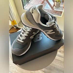 Brand new: Mens New balance classic 574